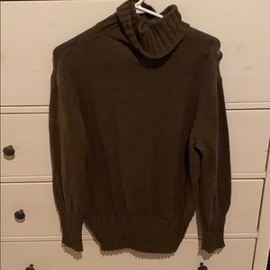 Green turtle neck sweater